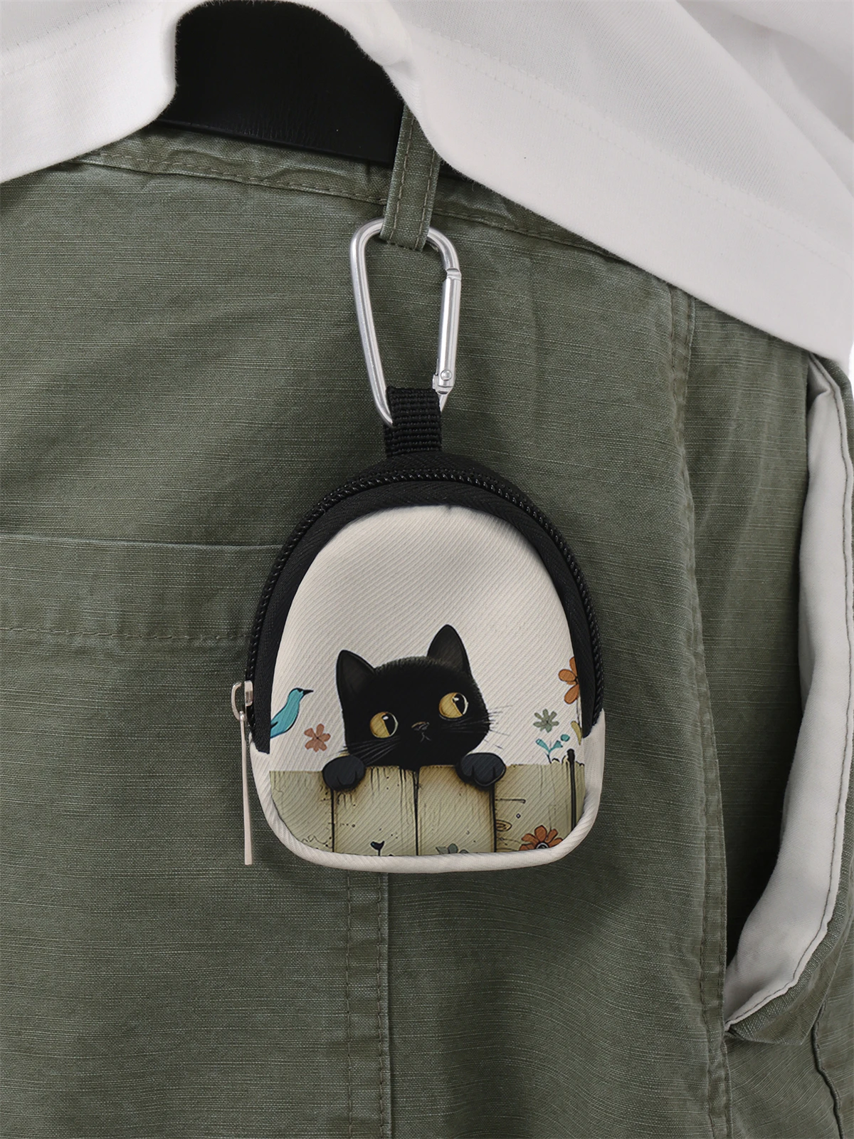 Black cat pattern printed mini wallet, zipper change bag with hook clip, headphone key bag, suitable for men and women