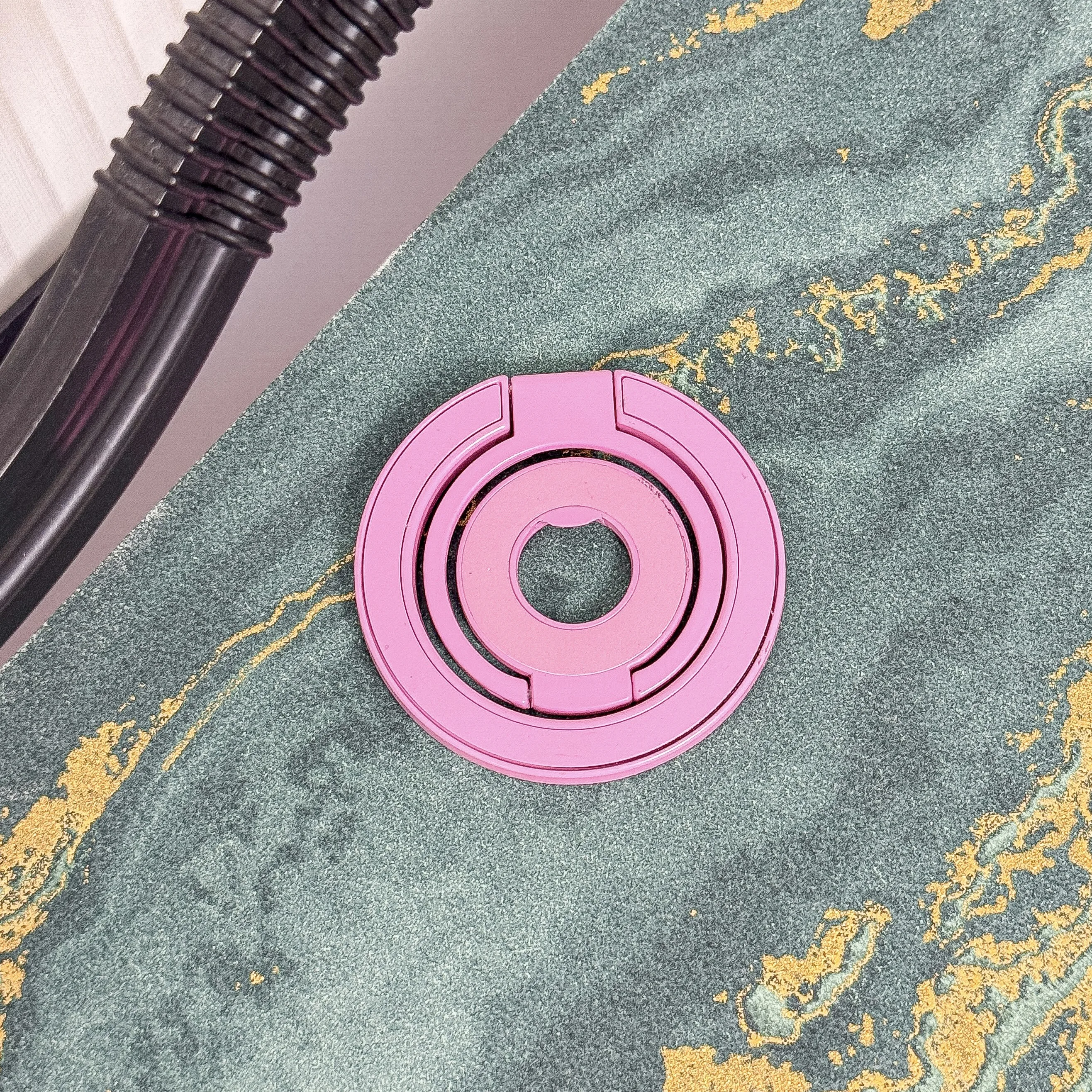 Dual-Sided Magnetic Tri-Fold Ring Phone Stand Holder - Portable Design