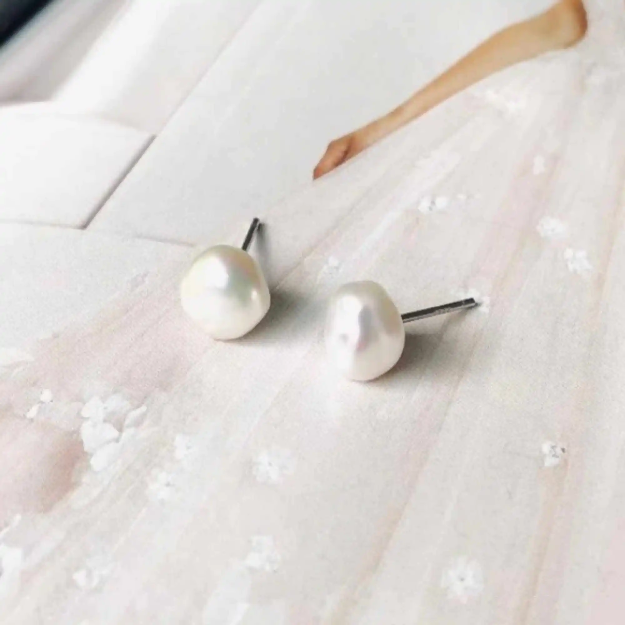 

Fashion natural white round shell pearl 925 silver ear stud Women Fashion Accessories CARNIVAL Classic Halloween Diy
