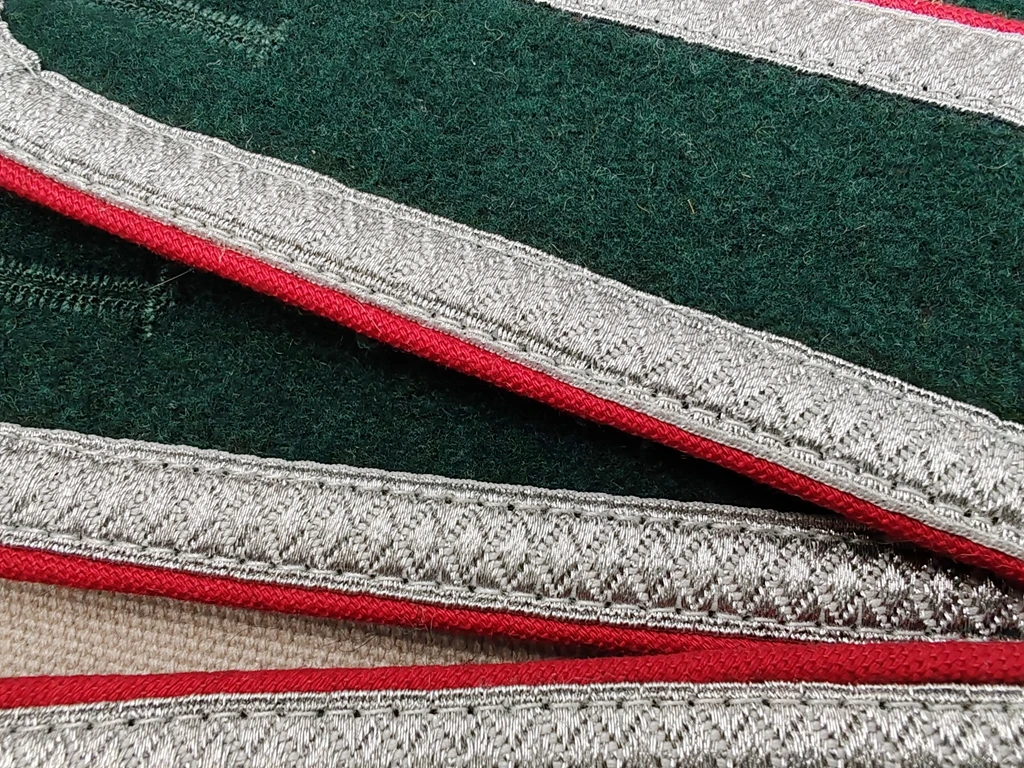 Reproduction WWII German WH Elite panzer shoulder boards metal wire