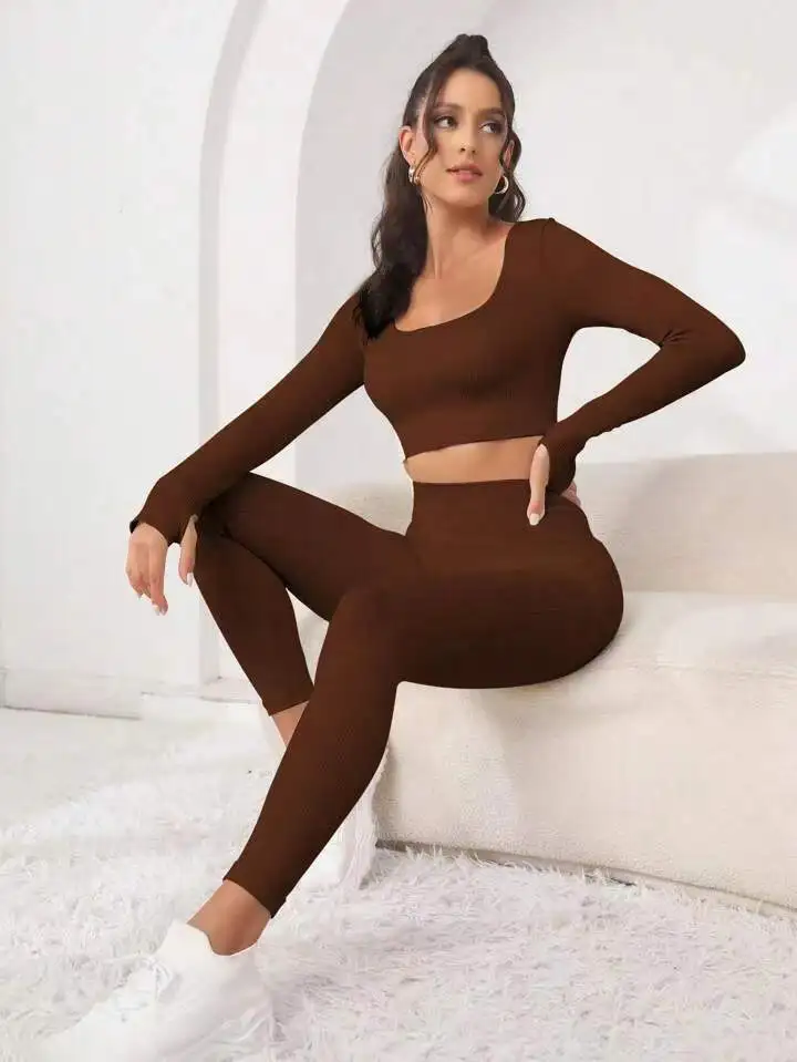 Рисунок 2 - Леггинсы в рубчик с длинным рукавом и высокой талией