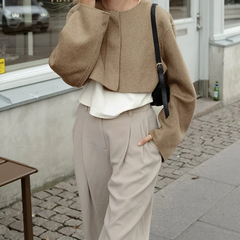 

PASSIONNÉ Woolen Coat for Women O-neck Long Sleeve Single-breasted Loose Crop Jackets Female Vintage 2023 Autumn Fashion New