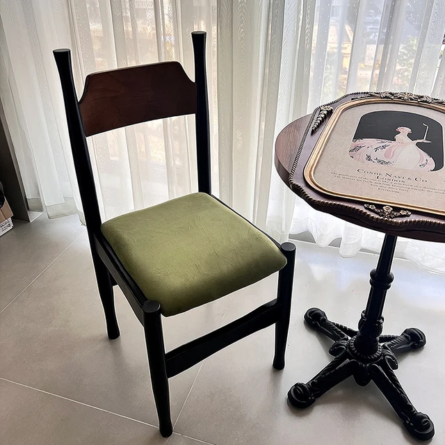 경량 나무 의자: 북유럽의 우아함과 현대적 편안함의 만남