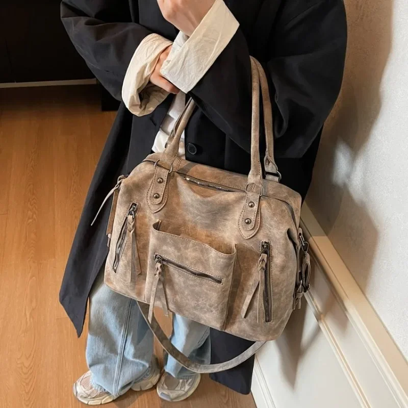 여성을 위한 세련된 빈티지 가죽 가방 럭셔리 디자이너 크로스바디 대용량 기저귀 가방 우아한 통근 미니멀리스트 토트백