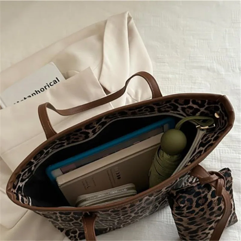 Chic Leopard Print Tote: Stylish Large Capacity Shoulder Bag with Pouch
