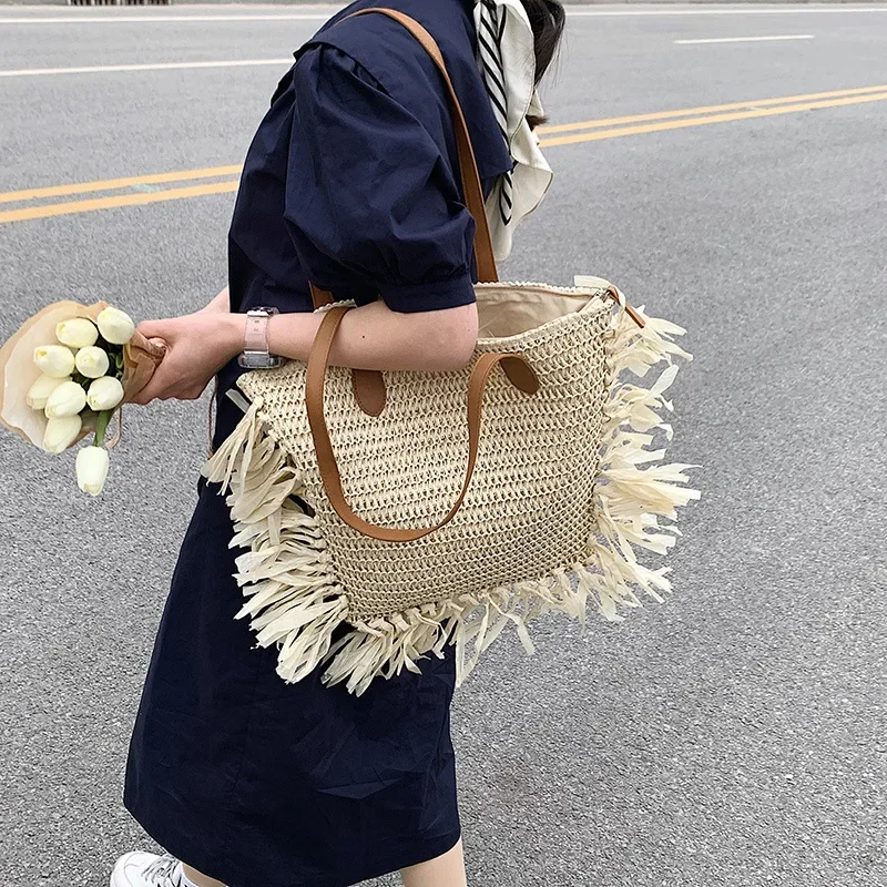 

Straw Bag Summer 2022 New Large Capacity Shoulder Bag Female Retro Tassel Beach Woven Bag Shoulder Bag