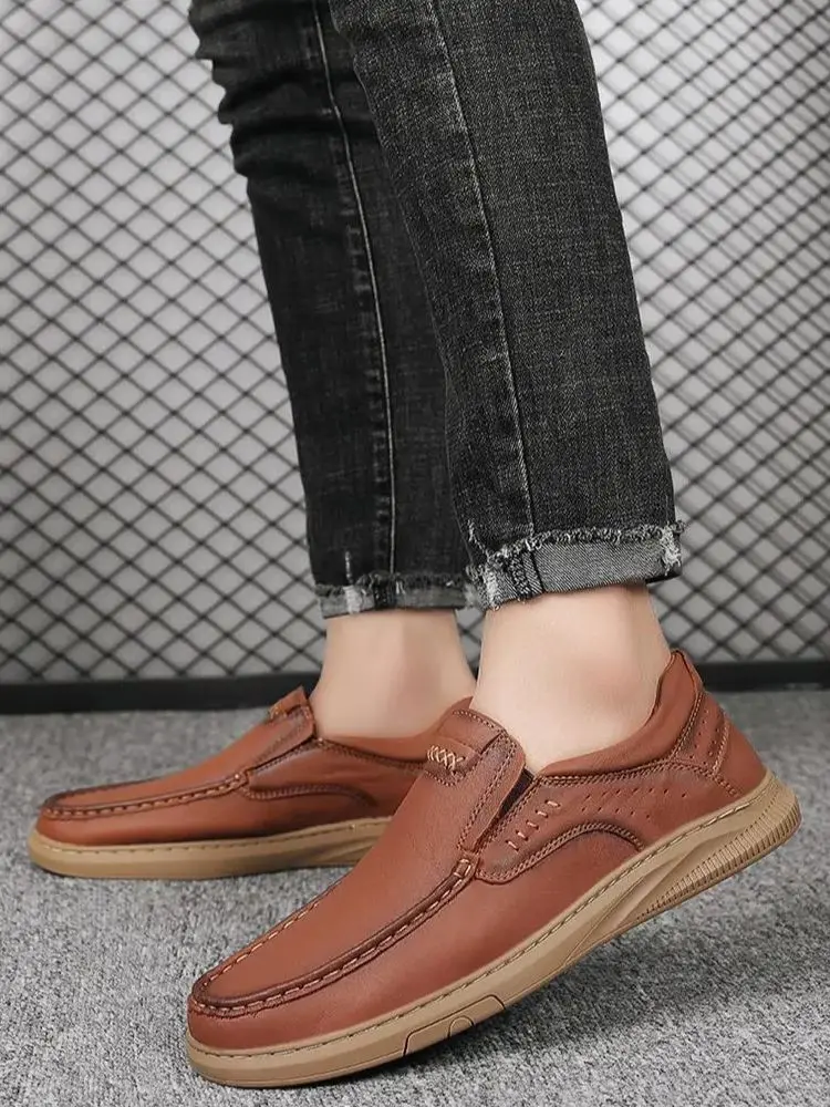 

Men's Spring Autumn Leather Casual Shoes Soft Bottom Anti-Skid Breathable Hand Sewn Fashionable Cover Foot Casual Leather Shoes