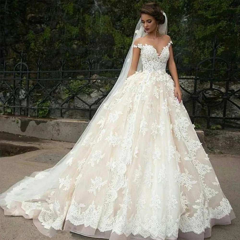 

Superior Lace Ball Gown Appliques Wedding Dress 2024 Button Back Court Train Princess LebanonO-Neck Bride Gowns Custom Made