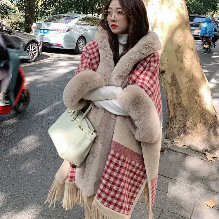 

Fur Hood Collar Plaid Cloak Shawl Sweater Women Cardigan Poncho Coat 2023 New Long Sleeve Tassel Capes Winter Clothing T70