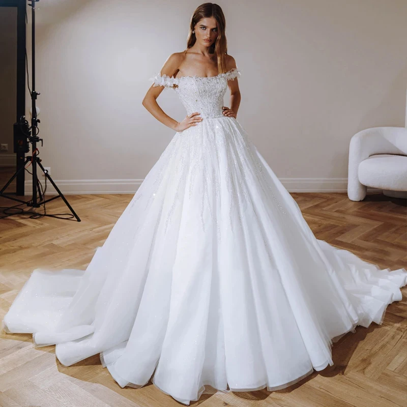 

2024 Romantic Boat Neck Sleeveless A-Line Sparkly Wedding Dress Delicate Embroidery Beading Princess Bridal Gown Robe de Mariage