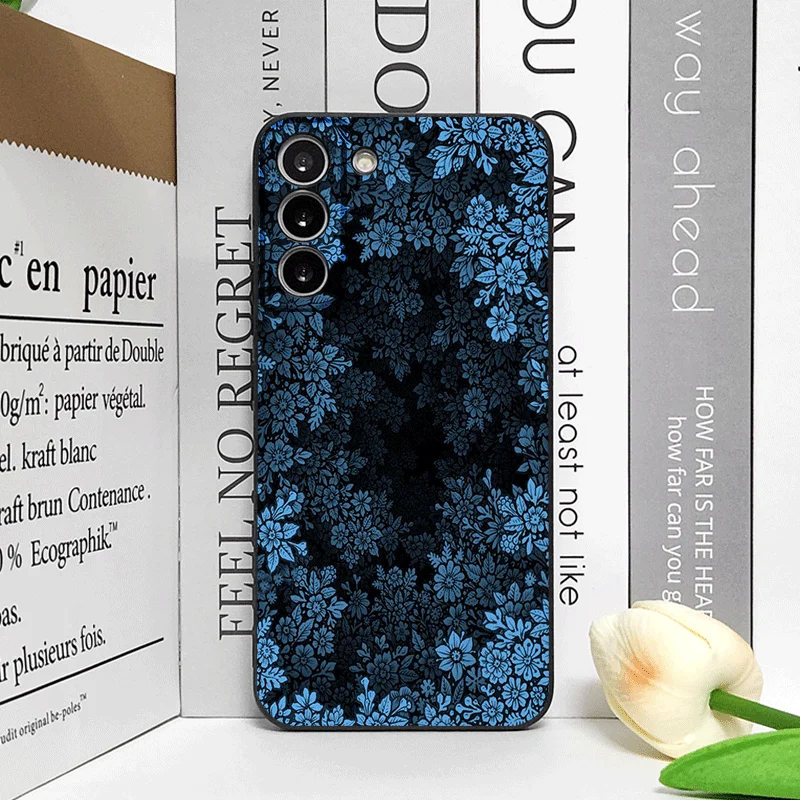 Vibrant Retro Floral Pattern Phone Case - Soft Cover