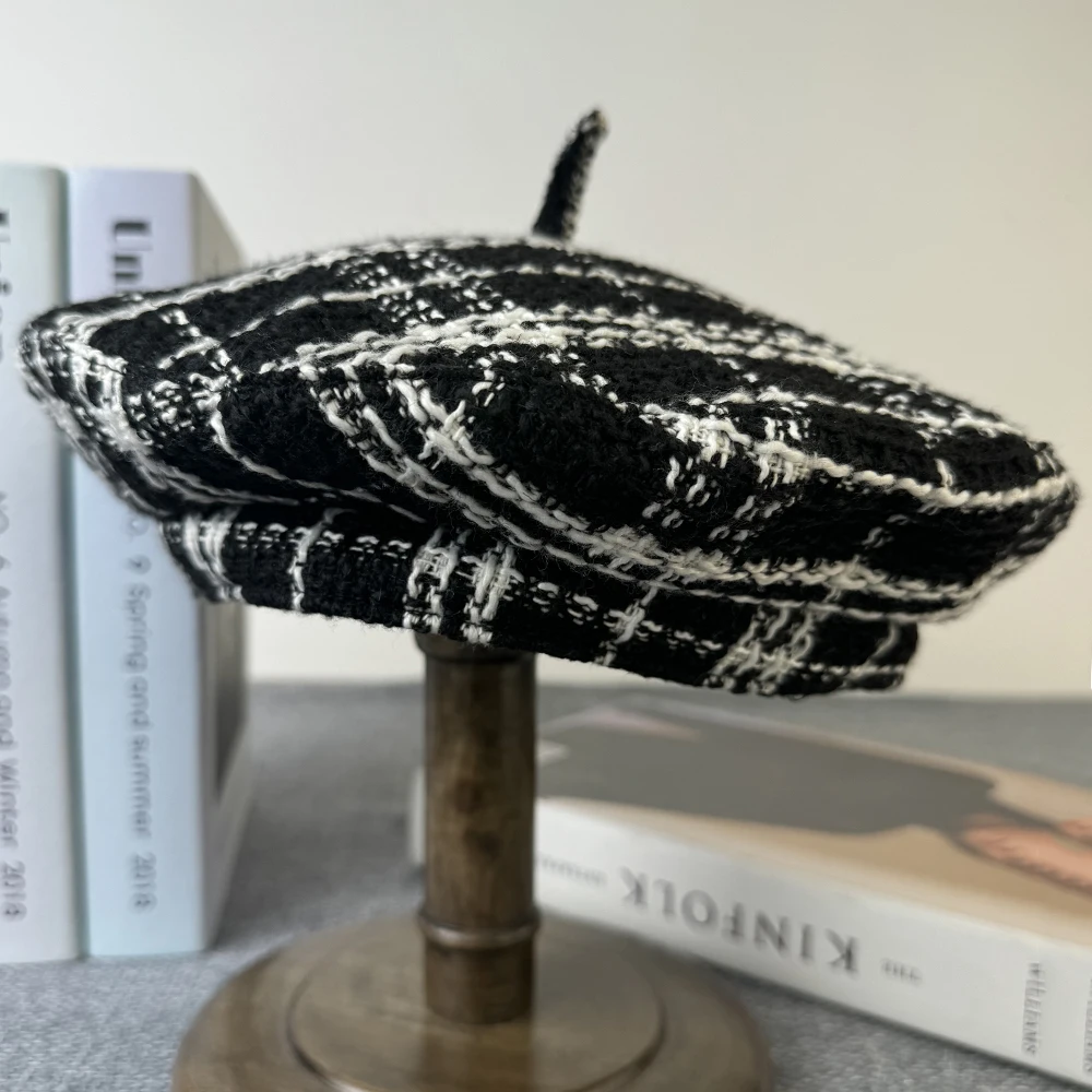 Ins Fashion Beret Hat Women Cap Wool Plaid Winter Retro French Black White Artist Flat Lady Vintage Cap FDM12