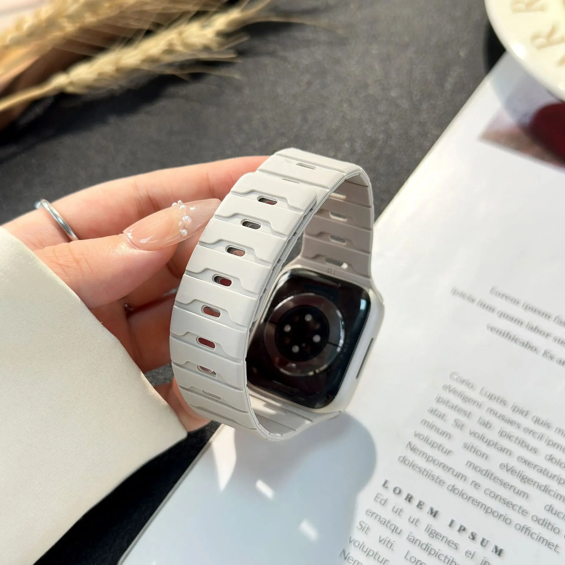 Premium Magnetic Silicone Smartwatch Band - Sleek and Durable Design