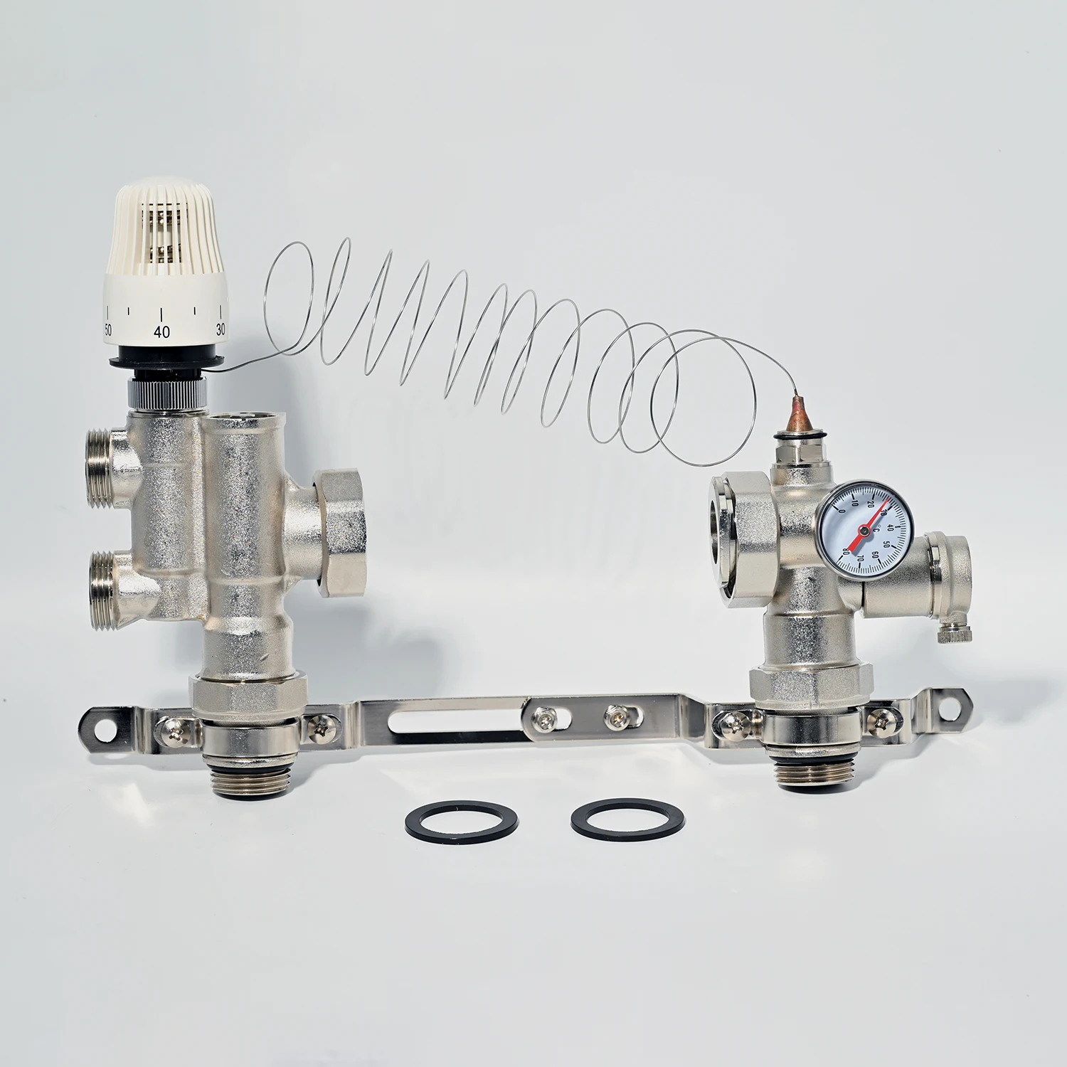 Electric Underfloor Heating G1" Mixing Unit without Pump Control Group connected to distribution manifold