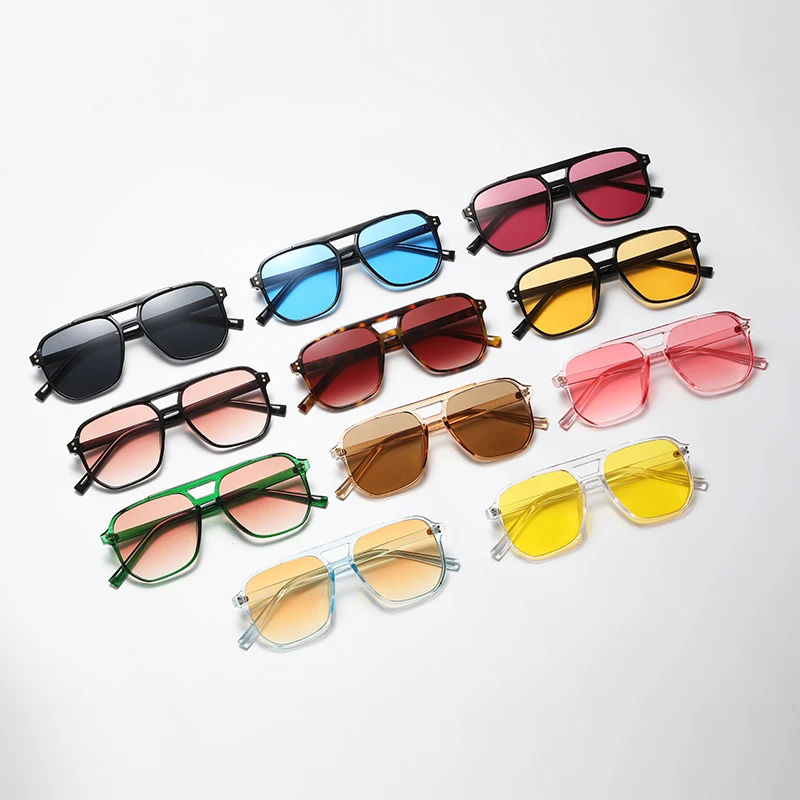 Vintage Oversized Pilot Sunglasses with Yellow Lenses – Unisex Eyewear