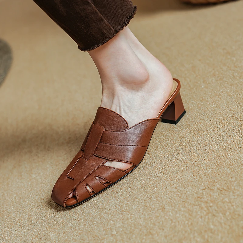 

Мюли женские из натуральной кожи, сандалии с квадратным носком, на высоком каблуке, туфли с ремешком на пятке, обувь с вышивкой, лето 2024