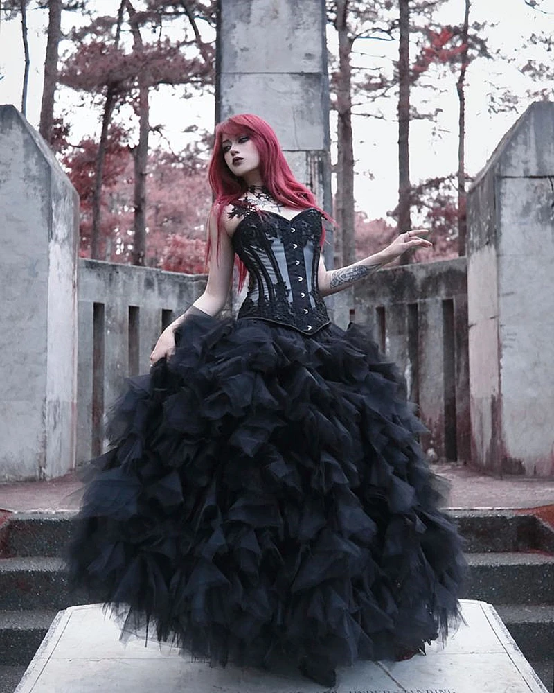 Vintage Black Gothic Wedding Dress Ruffle Tiered Tulle Ball Gown Bridal Wear Lace Appliques Sweetheart Corset Lace-Up Back