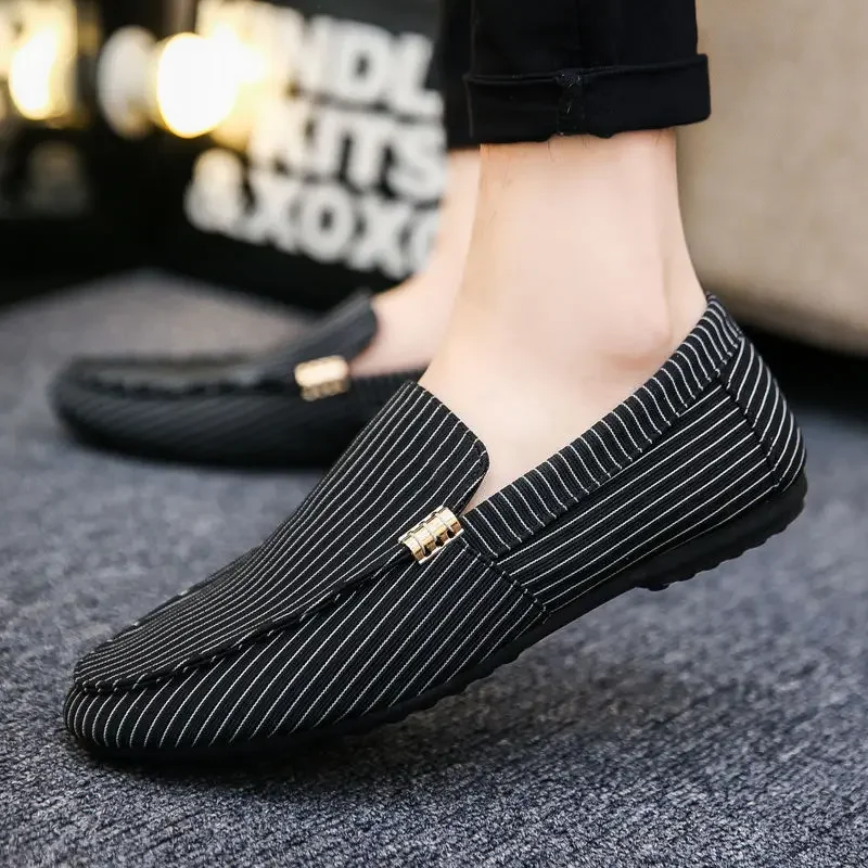 Spring and Summer Men's Loafers Large Size Light and Comfortable Flat Shoes Men's Breathable Non-slip Soft Casual Canvas Shoes 4