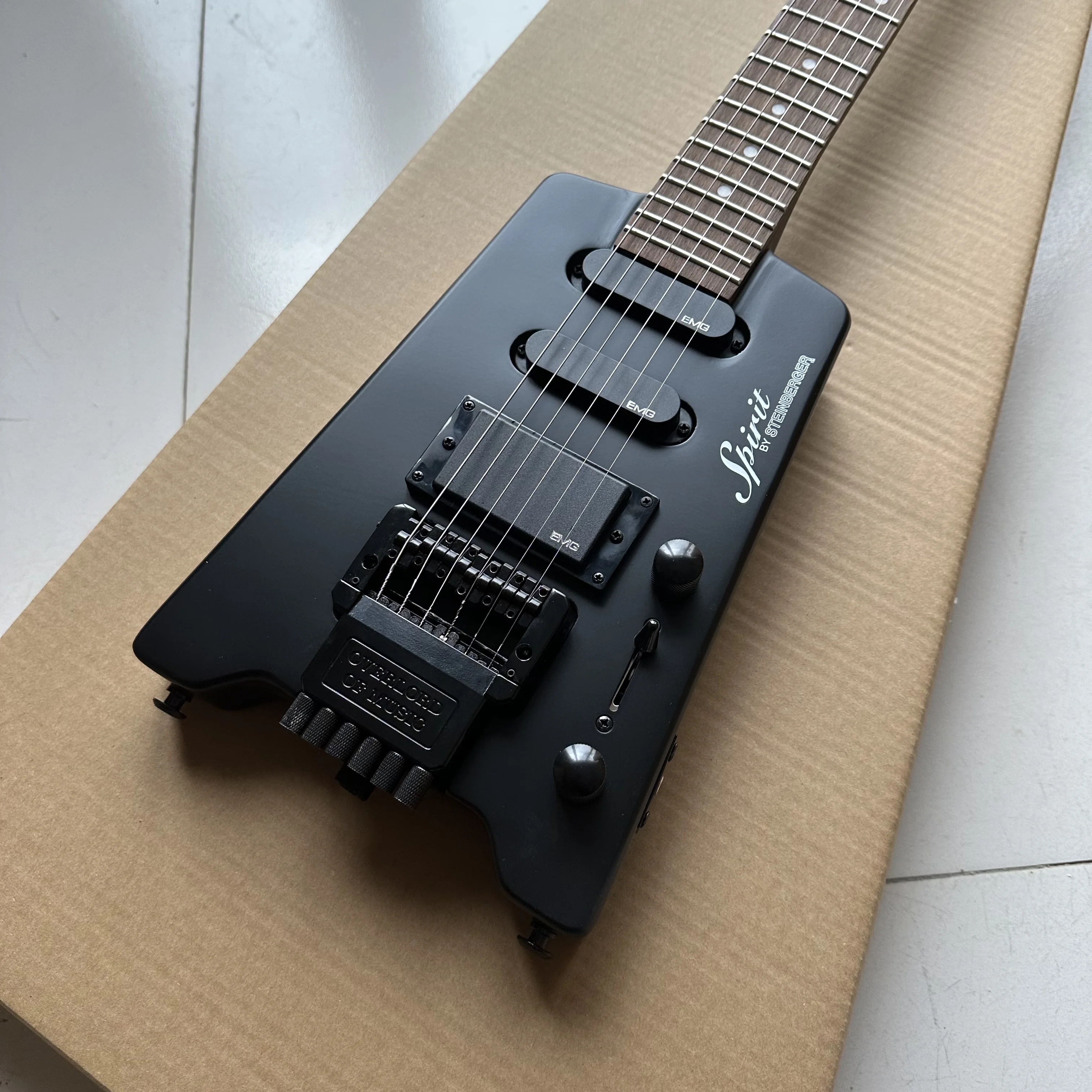 Steinberger Electric Guitar, Satin Finished, Floyed Rose Bridge, Mahogany Body, Headless Guitarra