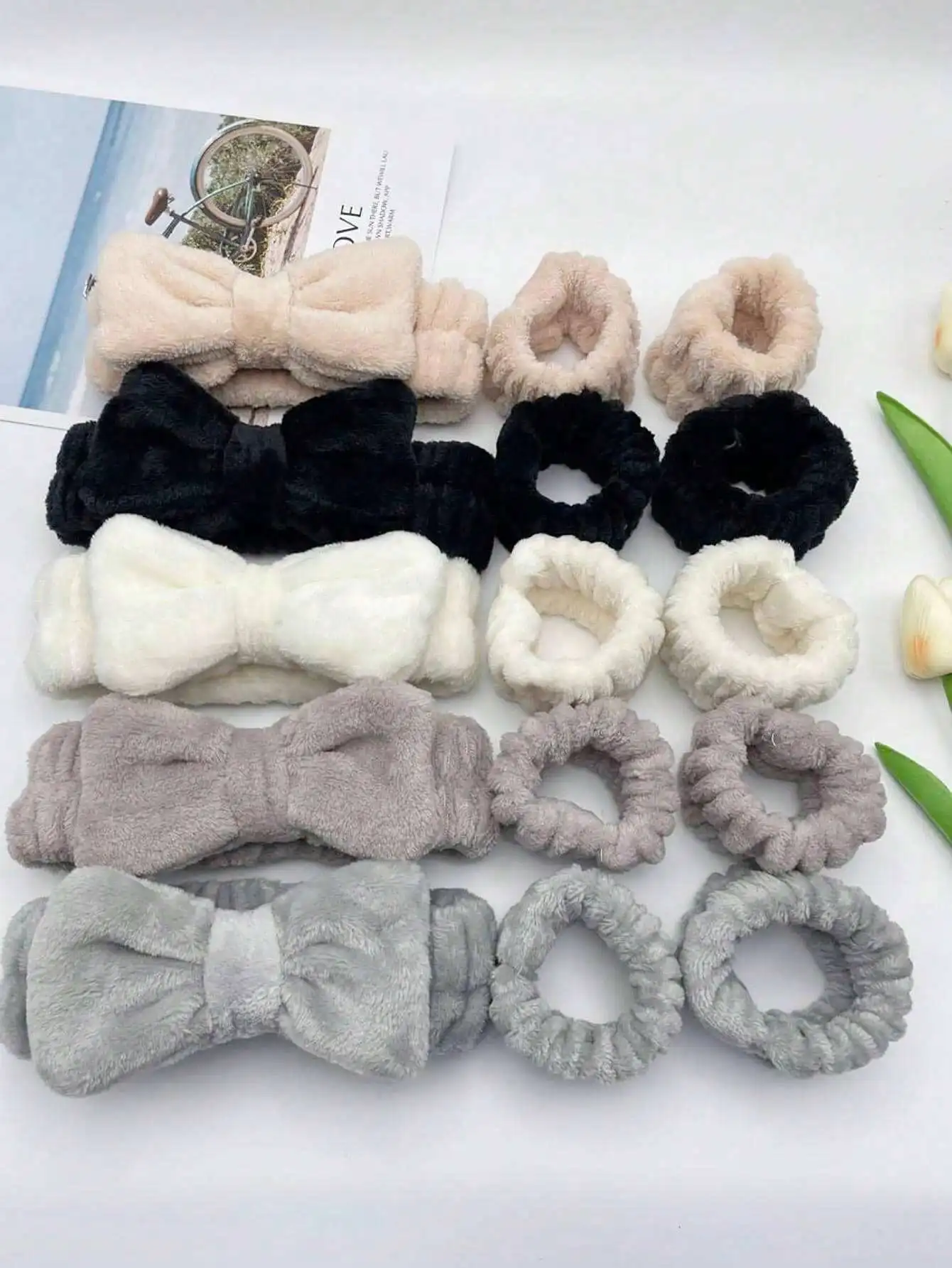 A Set Of Simple Beauty Bath Towels And Turbans, Stretchable 1 Bath Towel + 2 Hand Straps, Bathroom Ladies Wrist Hair Ties