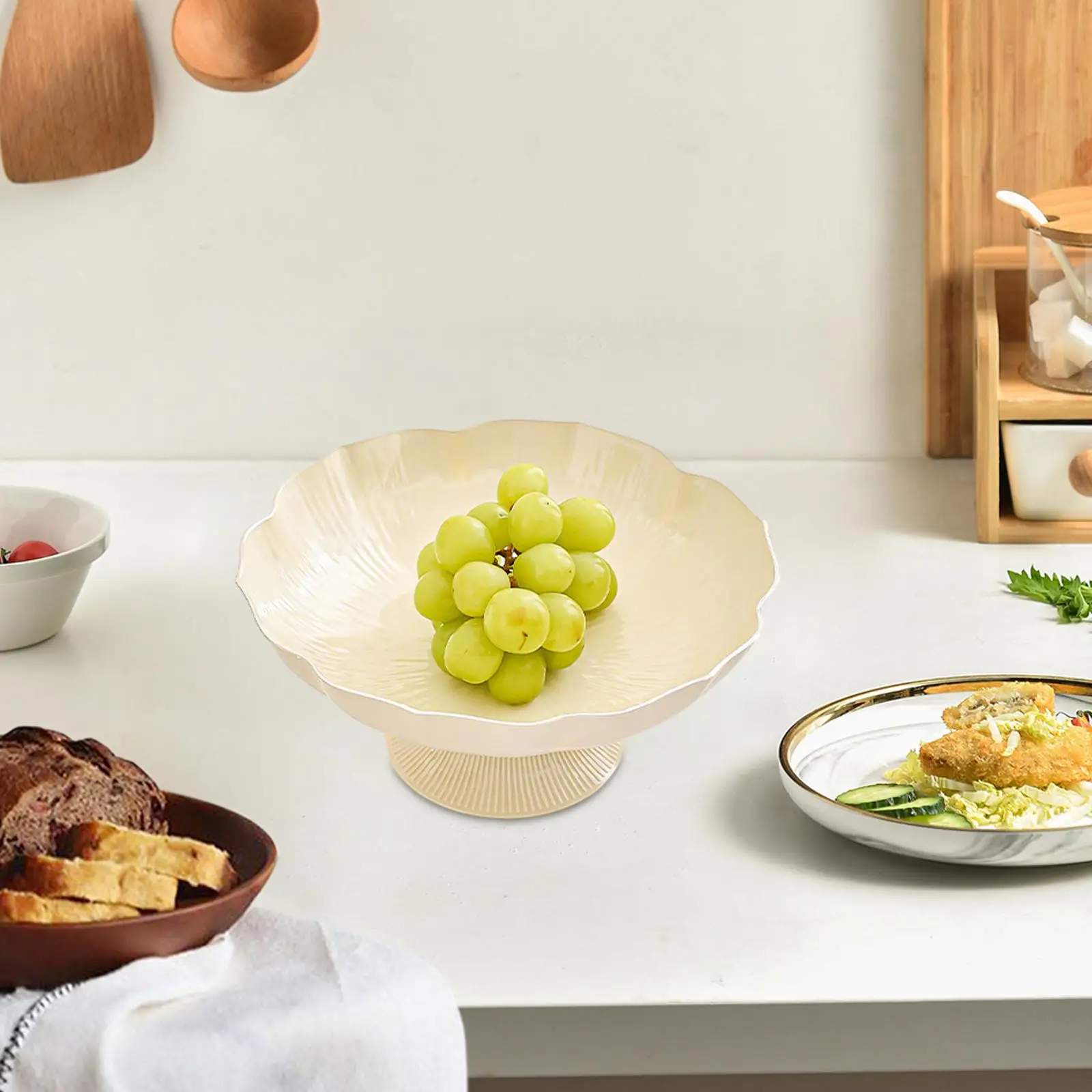 Decorative Pedestal Bowl Countertop Multifunctional Round Fruit Holder for