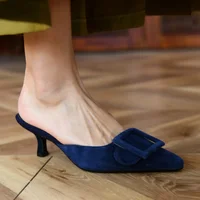 Mules d'été grande taille 42 pour femmes, chaussures de style basique, en daim, pantoufles à boucle de style français pour enfants, à bout pointu, collection 2022 5