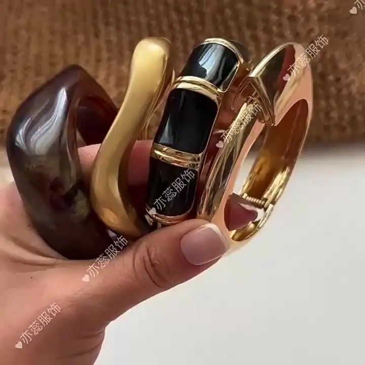 3 Stück Armreifen Damen - Chunky Boho Design, Gold, Unregelmäßige Form