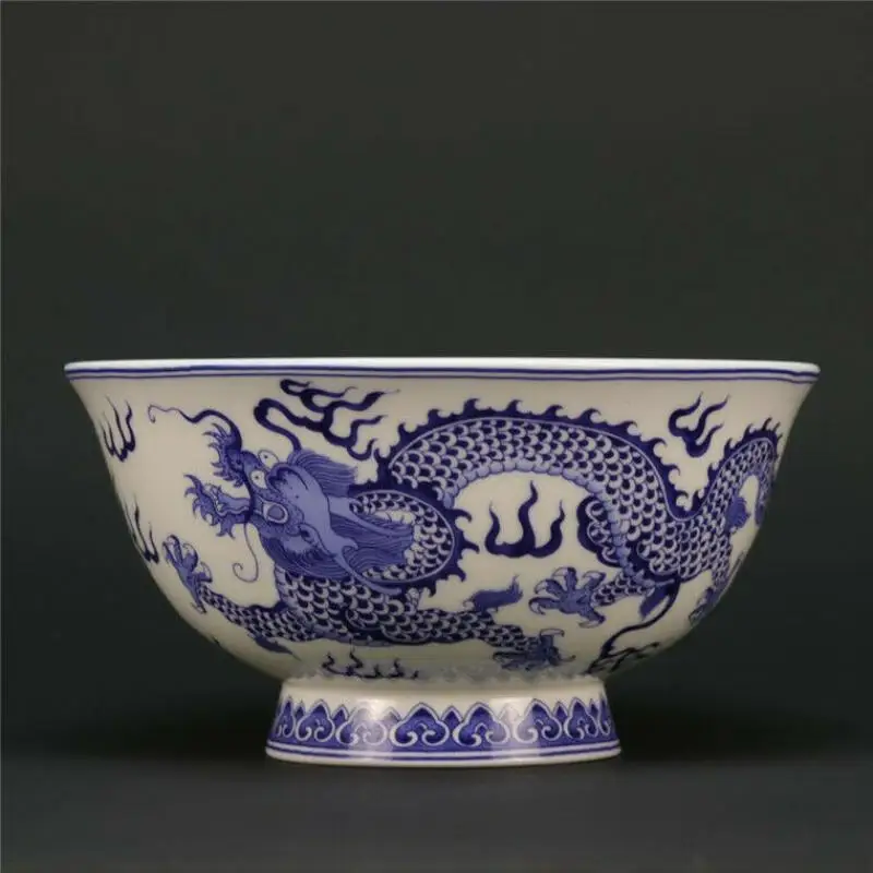 

Китайская сине-белая фарфоровая чаша Qing Qianlong с двумя драконами 6,1 дюйма