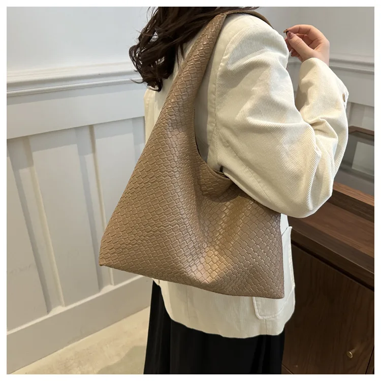 City Chic Large Capacity Woven Tote Bag