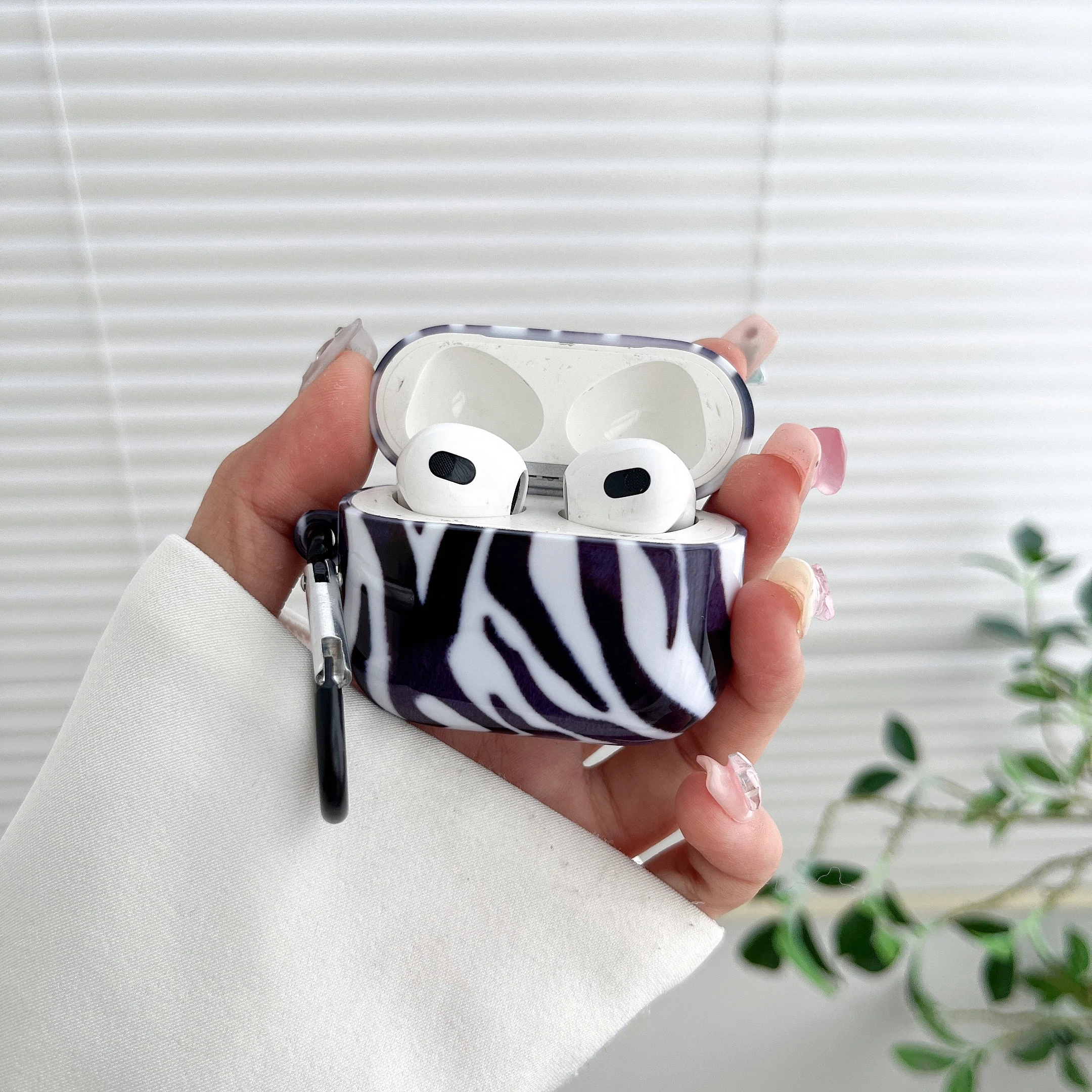 Simple Zebra Pattern AirPods Case