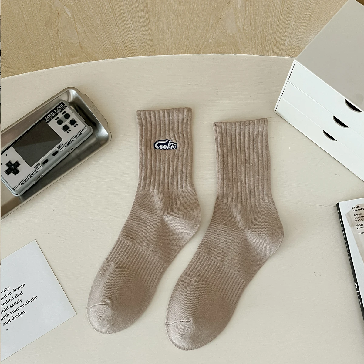 Рисунок 4 - Вязаные носки с надписью вышитая