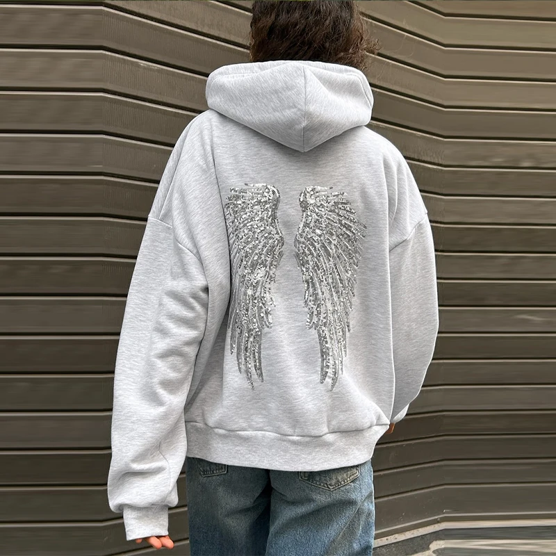 Loose fit hoodie sleeve detail