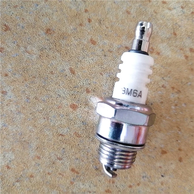 엔진 성능 향상을 위한 내구성 있는 NGK 점화 플러그