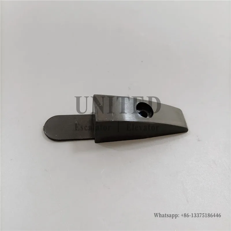 10pcs Escalator Single Row Brush Black Plastic Plug Stop End Socket Escalator Spare Parts