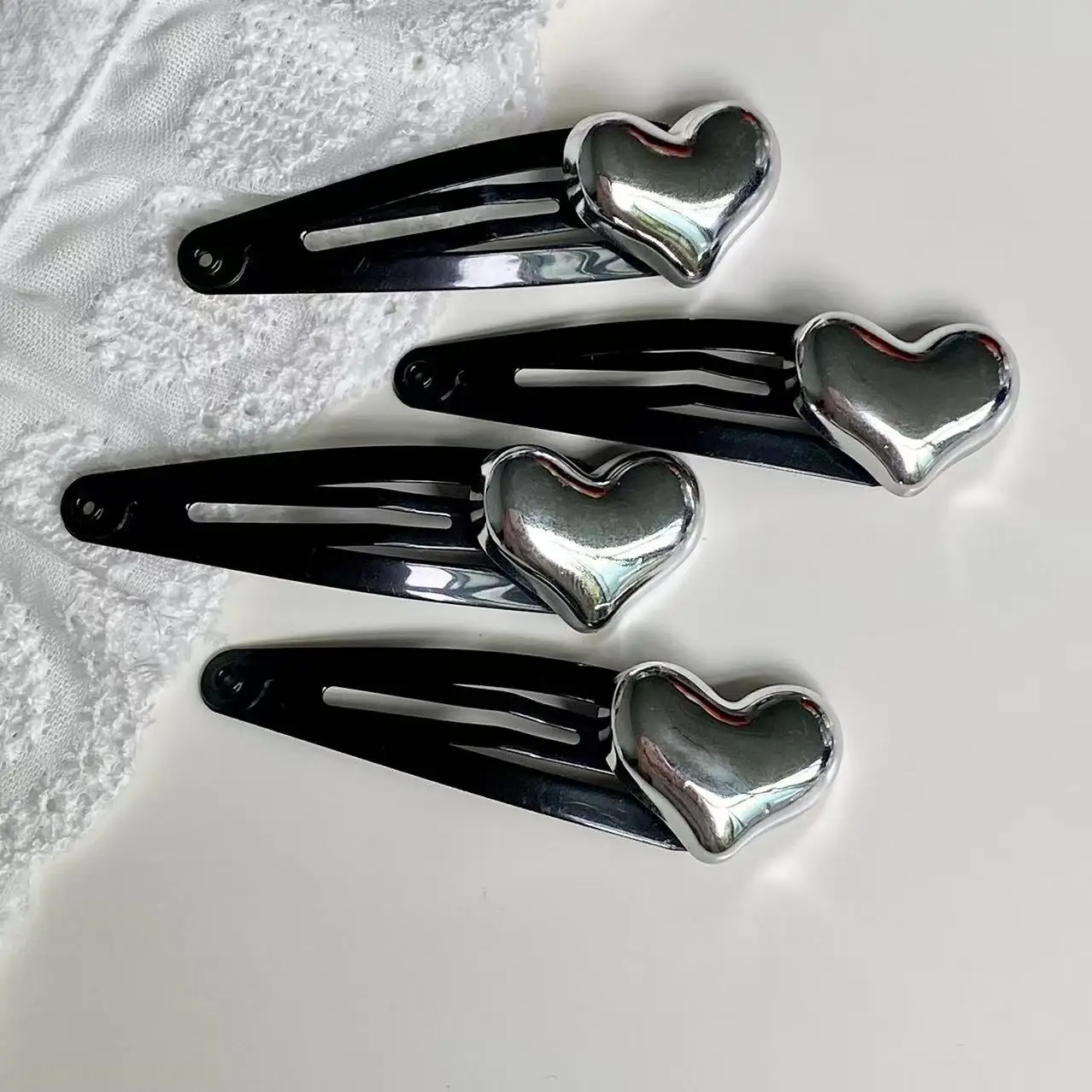 1PC Black Hair Clips with Silver Heart - shaped Decor, Cute Hair Accessories for Women, Ideal for Stylish Side Hair Styling