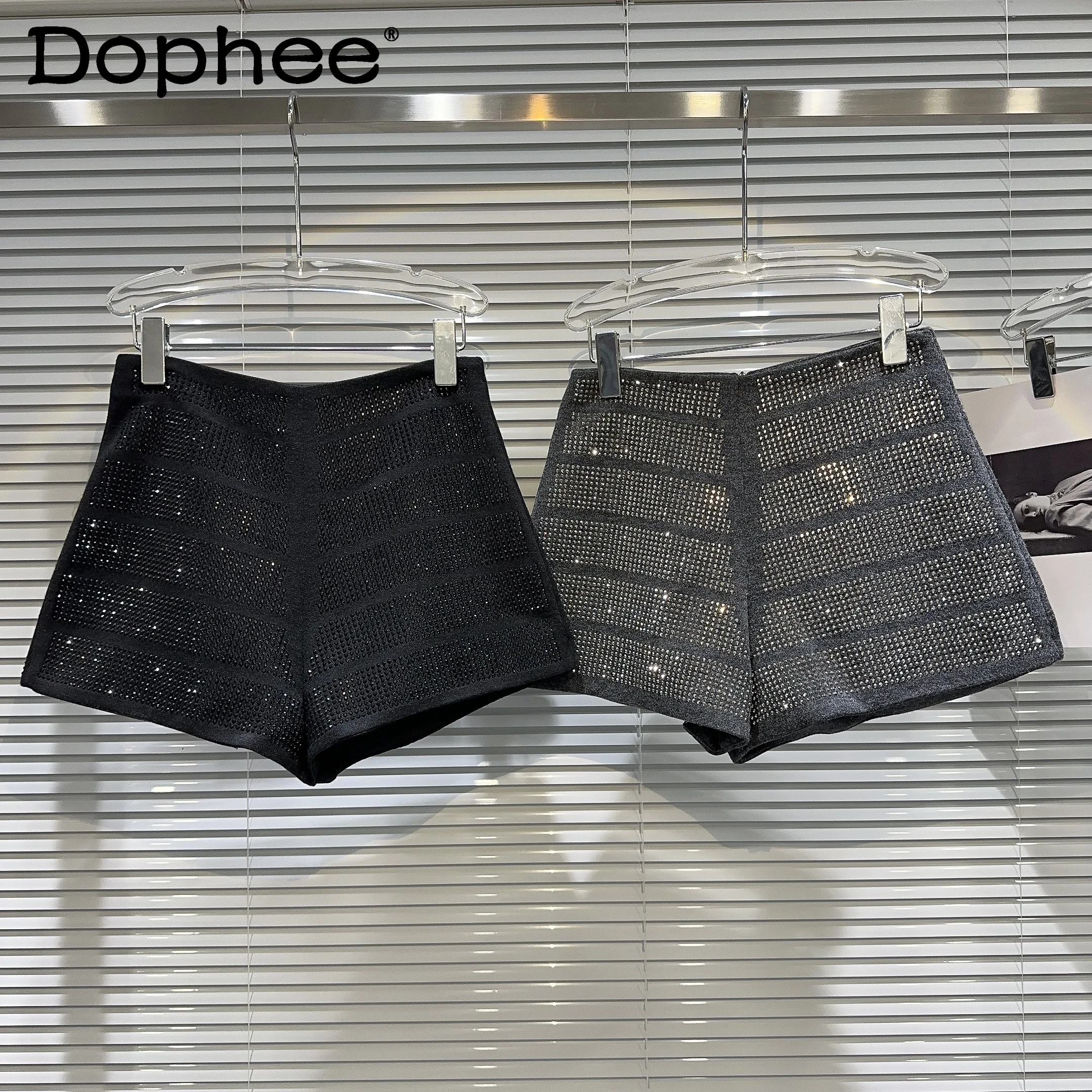 

2023 Autumn New Strip Hot Drilling Black Shorts for Women's Advanced Design Dark Hot Girls Casual Shorts Women's Hot Pants