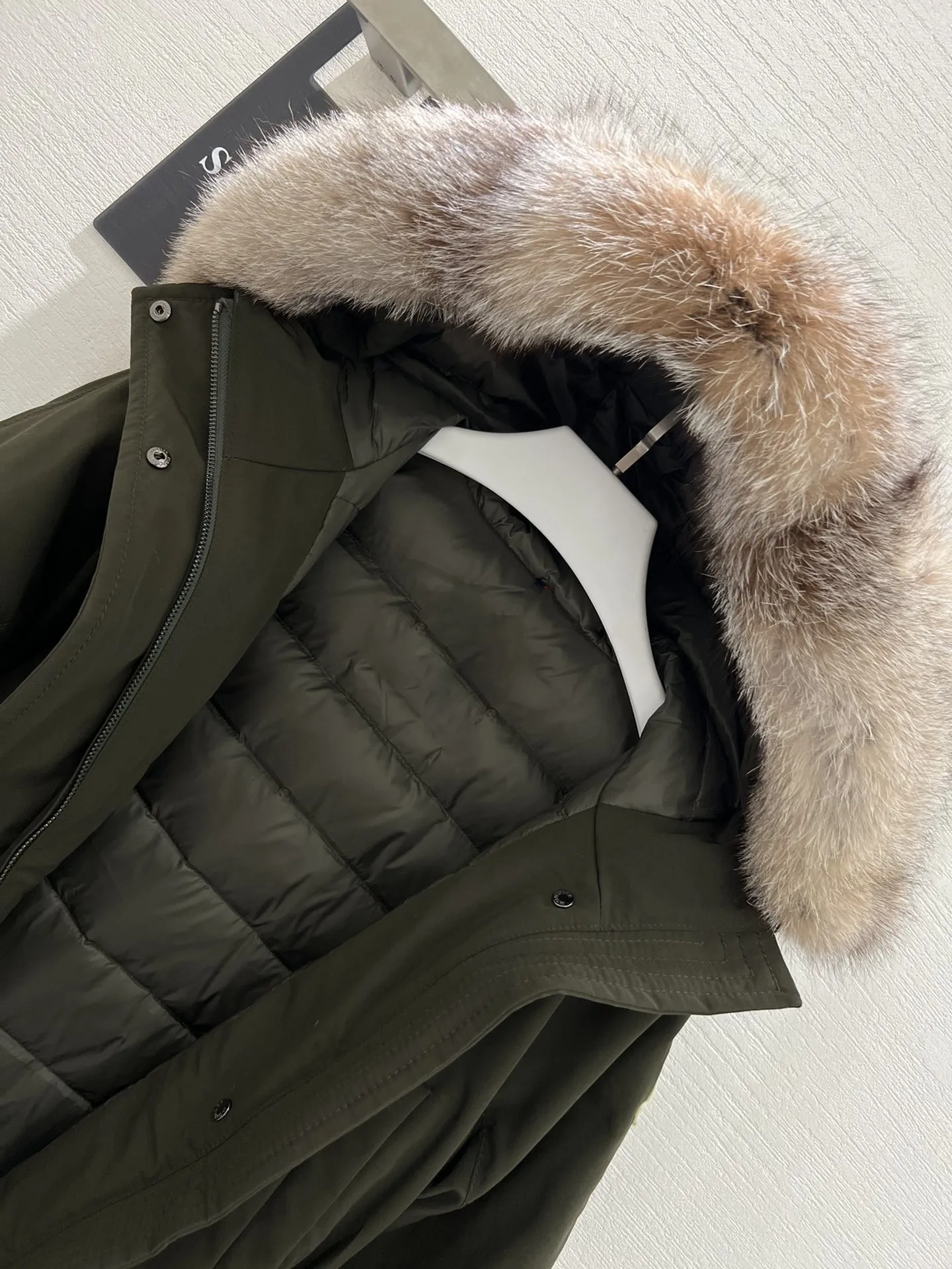 Women's Clothing Fox fur collar hooded double zip puller multi-pocket belt waist mid-length down jacket Winter New  NO.18