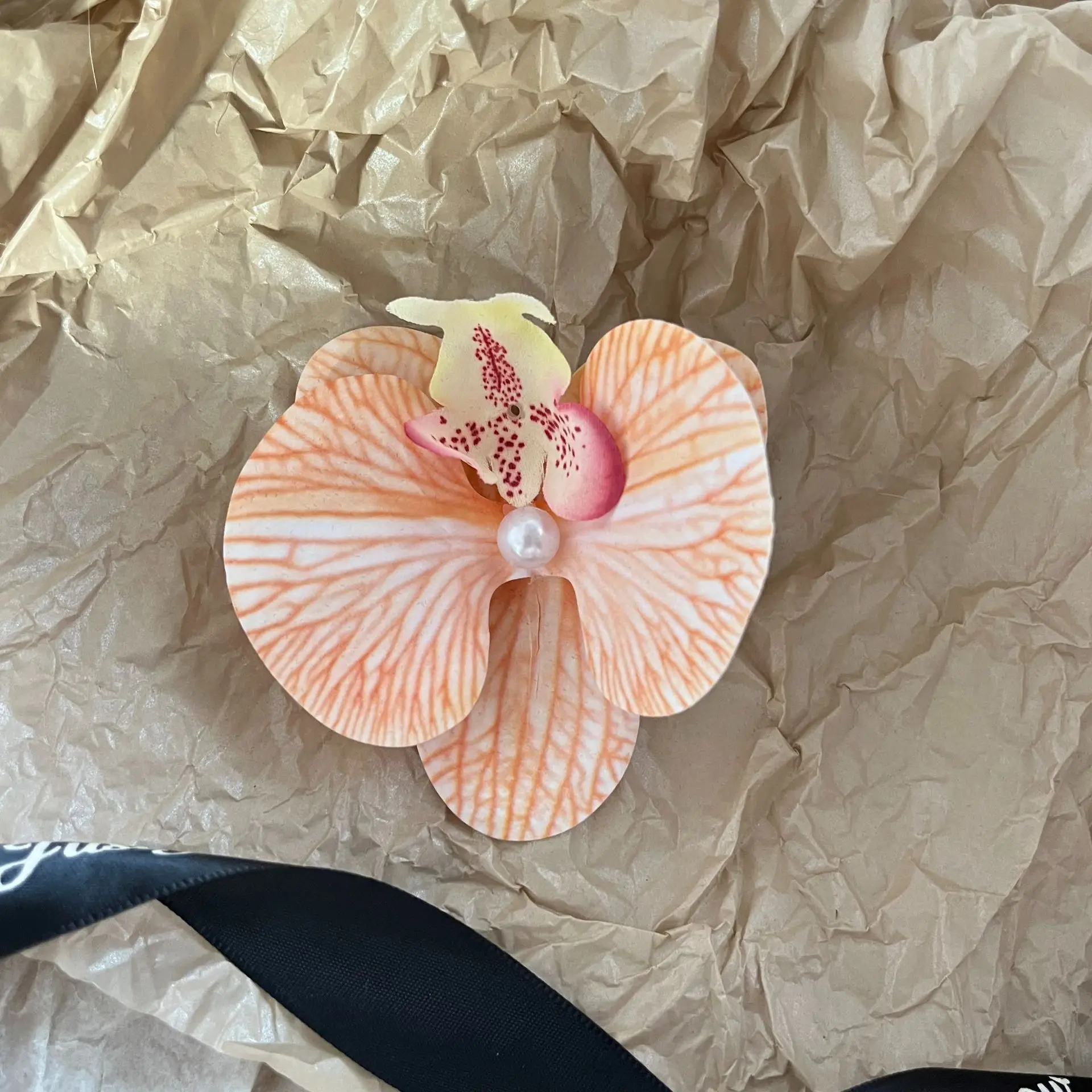 Phalaenopsis Flower Hair Clip for Women Bachelorette Party Favors Simulated Floral Elegant Hair Clip Wedding Bridesmaid Gifts