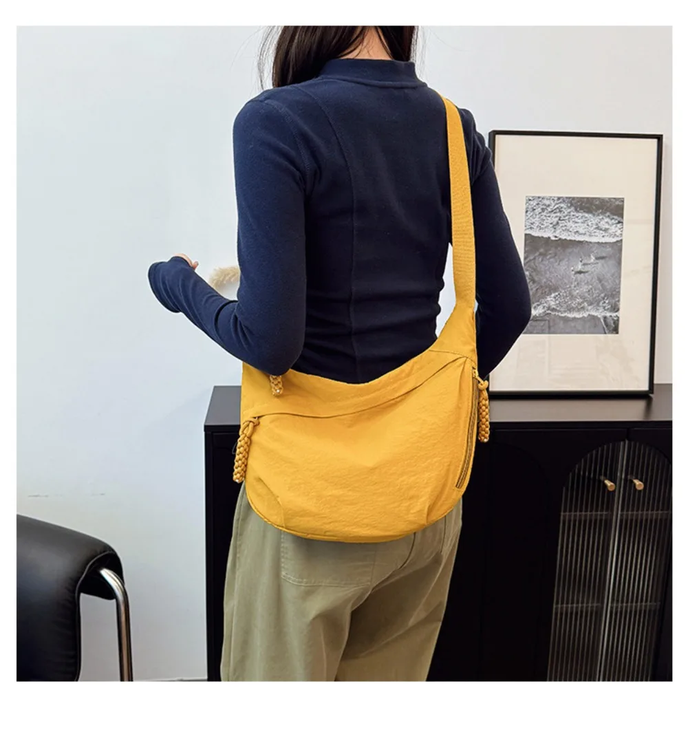Lässige Canvas-Umhängetaschen, Koreanischer Stil, Leichte Sport-Hobo-Tasche, Einfarbig, Große Kapazität, Dumpling-Tasche für Herren – Detail 13