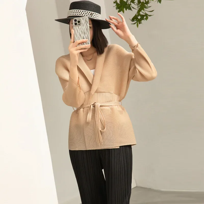 Miyake Pleated Coat Women's Spring and Autumn New 2024 Fashionable Temperament Design Lapel Waist Tie Versatile Short Coat
