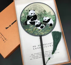 Éventail artisanal brodé double face, fournitures de décoration de bureau, poignée chinoise, panda, cadeau exquis, accessoire de danse hanfu, 2021 