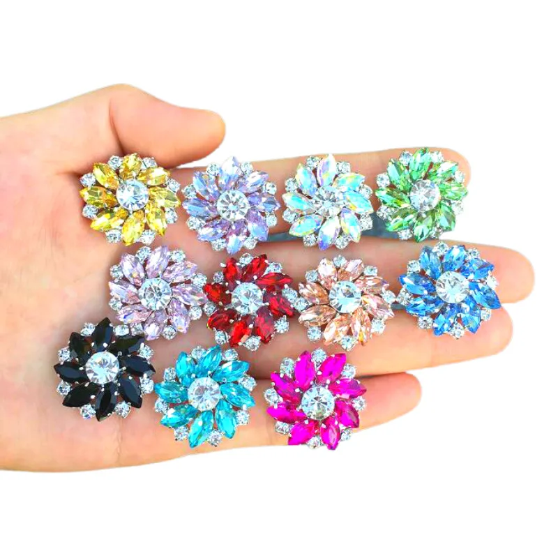 Lot De 5 Boutons Décoratifs Ronds Fleur Avec Strass - Tailles 17.5mm à 25mm - Pour Couture, Vêtements, Sacs, Accessoires - 10