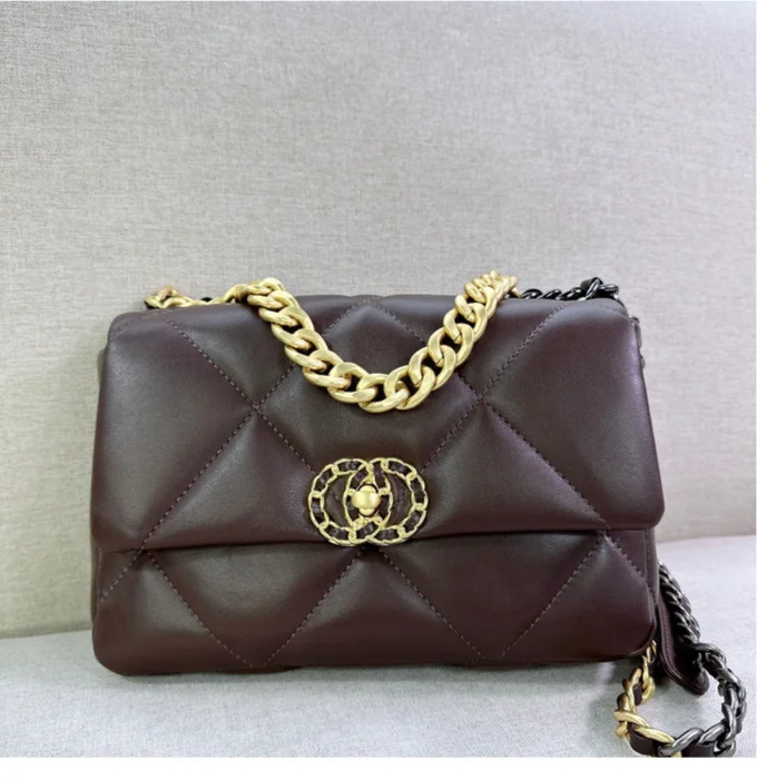 Damen Umhängetasche Aus Echtem Lammleder Mit Rautensteppung Kette_voghion.com