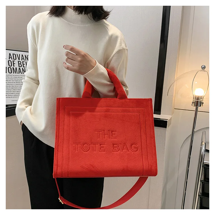 Bag Tit Plush Shop Bag Winter letters Large -capacity Tot Woman Leisure Hand Rittering