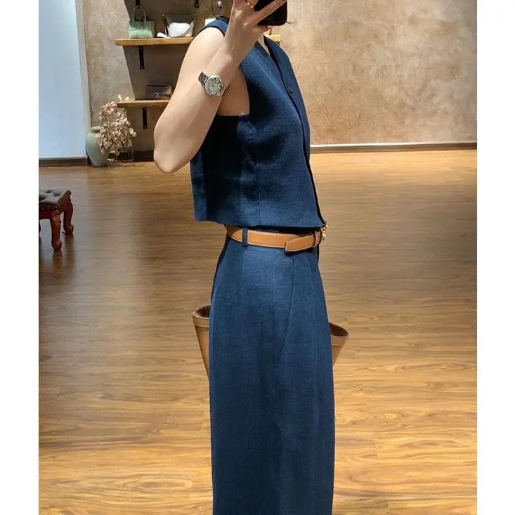 Women's Spring 2024 new women's light luxury and high sense of age reduction leisure fashion blue vest wide-leg pants suit.