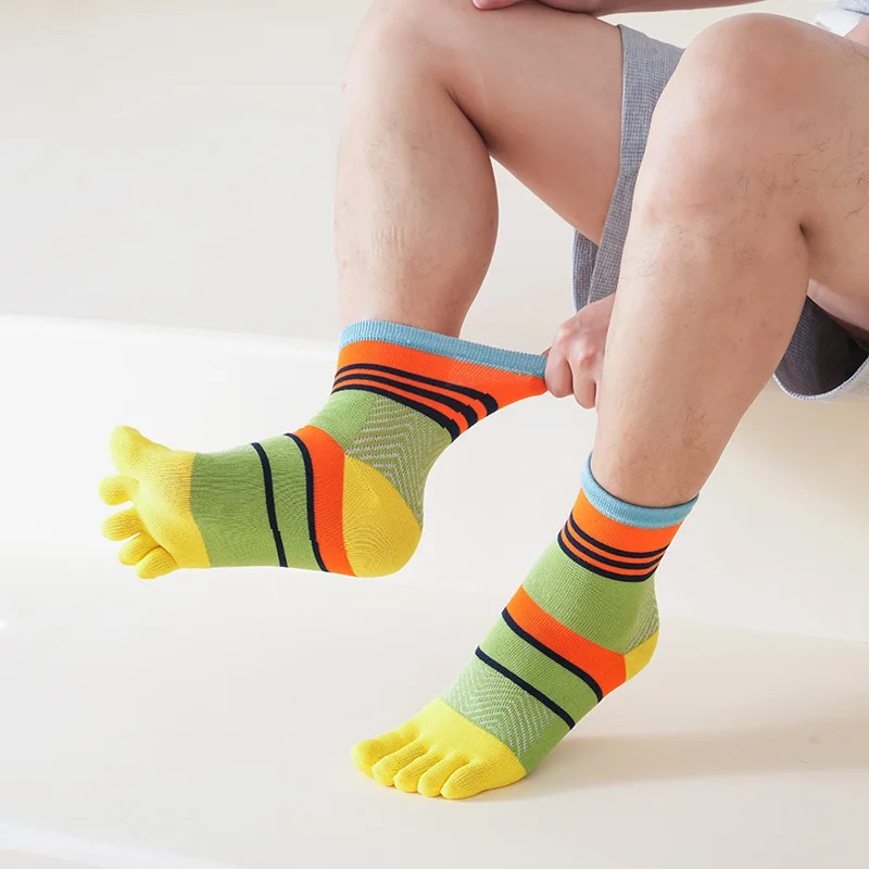 Colorful Striped Cotton Five-Finger Socks for Men - Fun & Comfortable Dress Socks