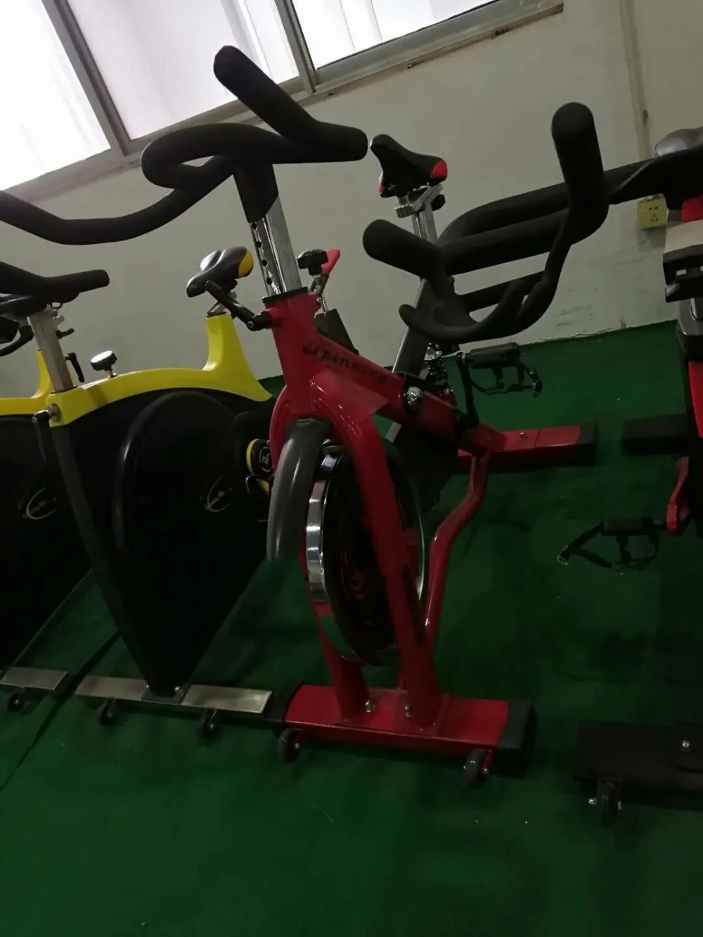Factory Direct Sale Gym Equipment Home Fitness Exercise Indoor Spinning Bike Spinning Bike for Gym