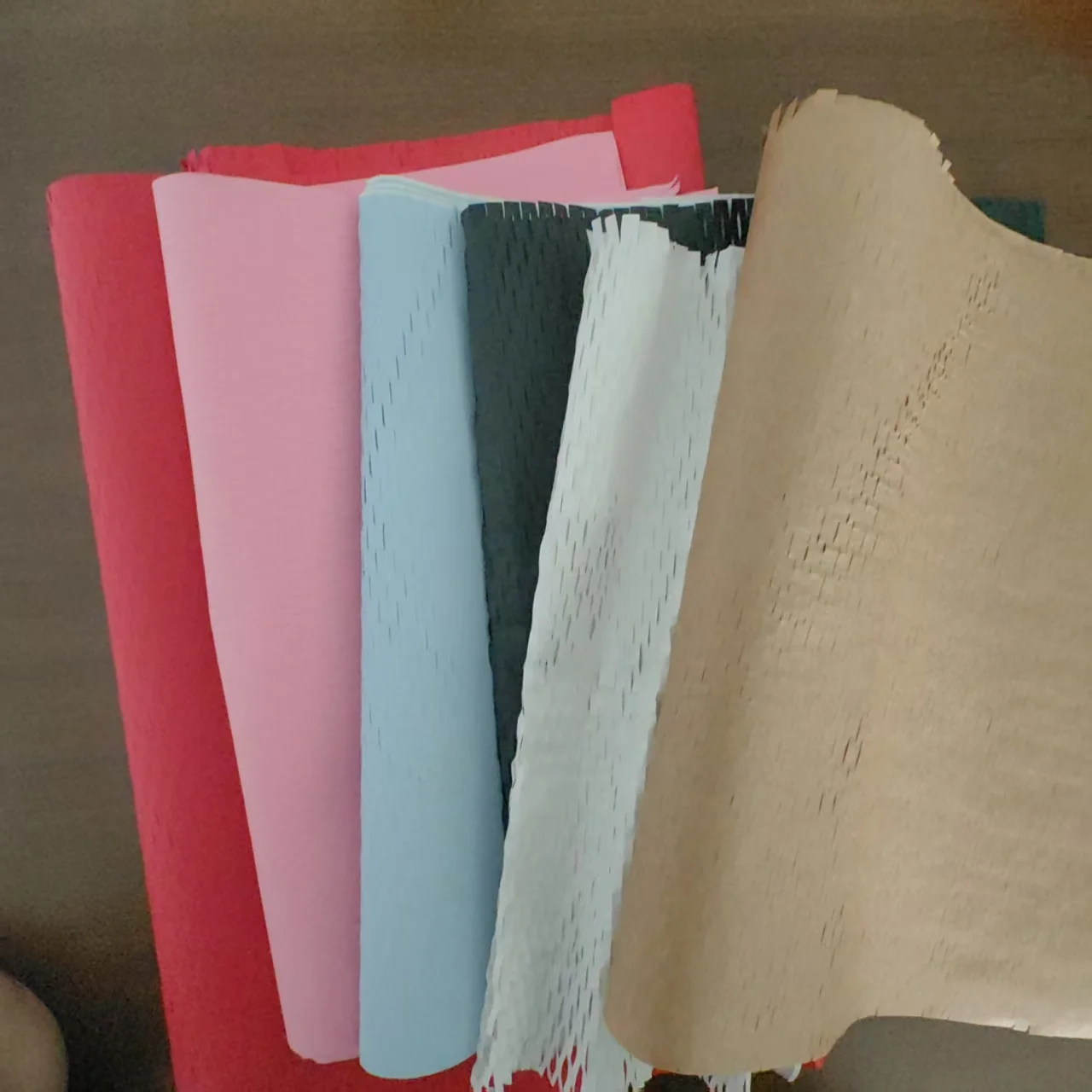 30cm×10m 다채로운 벌집 모양 포장지 이동, 배송, 선물 및 소포 보호 포장용 충격 방지 쿠션 랩