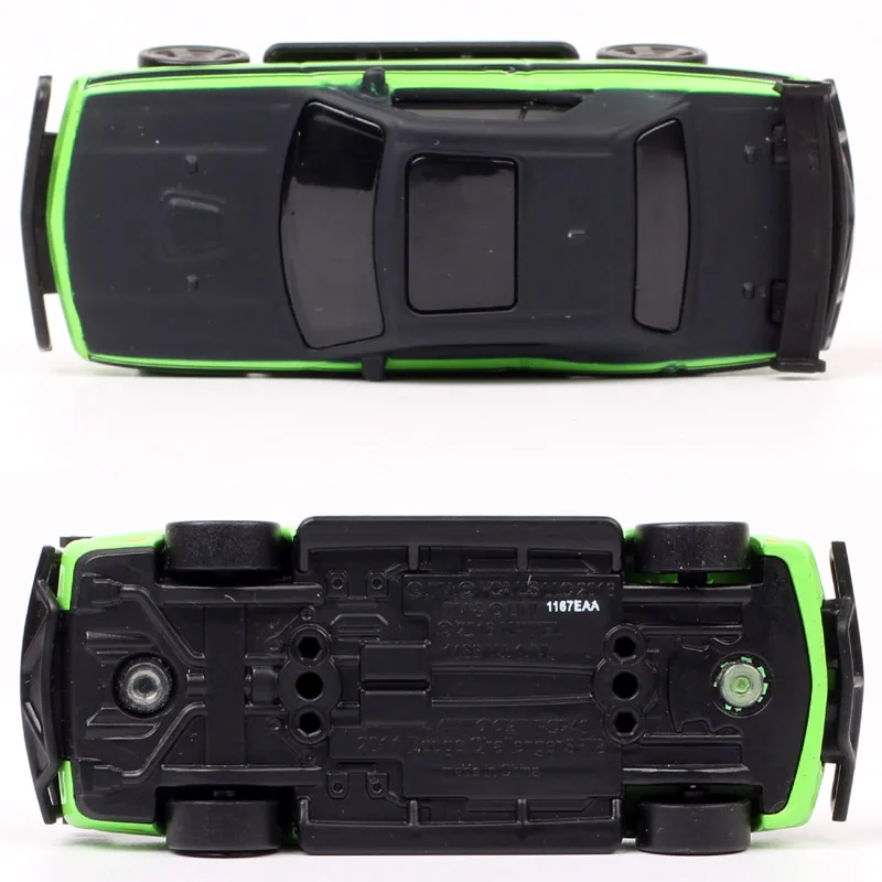 Sólo coche escala 1/55 Dodge Challenger SRT8 Jeep Wrangler Rubicon Stunt Stars Tej Diecasts y vehículos de juguete model