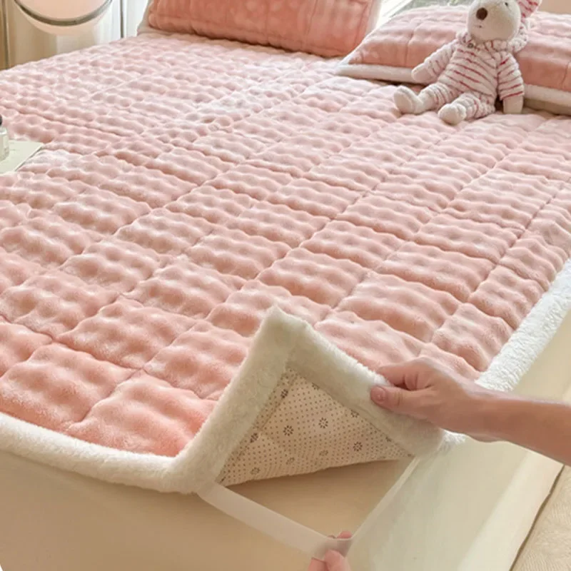 Luxurious Winter Faux Rabbit Fur Quilted Mattress Topper - Ultra-Soft Milk Velvet Tatami Mat for Ultimate Warmth and Comfort